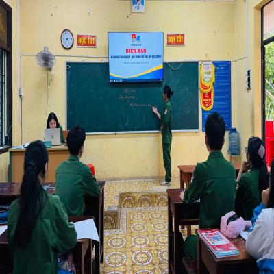 DIỄN ĐÀN “XÂY DỰNG TÌNH BẠN ĐẸP – NÓI KHÔNG VỚI BẠO LỰC HỌC ĐƯỜNG” TẠI TRƯỜNG THPT ĐỒNG HÒA